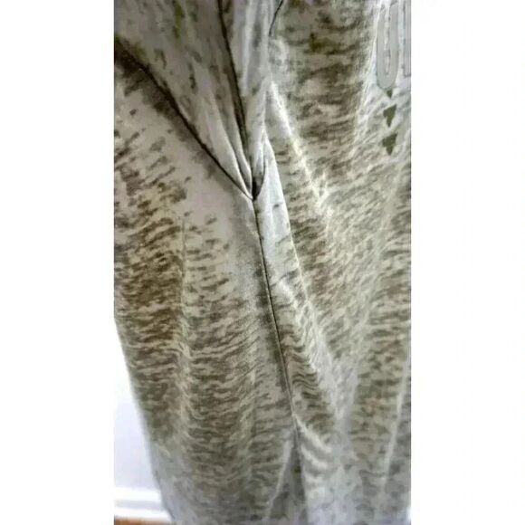 Universal Studios Sheer Graphic Tee - Grayish Green/Size L - Picture 12 of 15